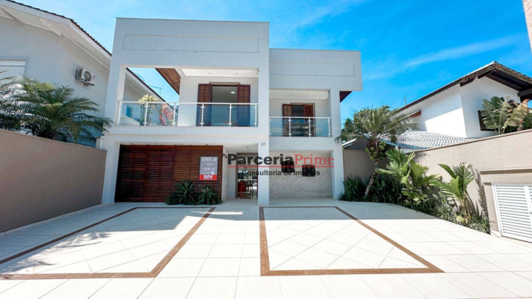 Imagem Casa com 6 Quartos à Venda, 335 m² em Riviera Módulo 21 - Bertioga Imagem Casa com 6 Quartos à Venda, 335 m² em Riviera Módulo 21 - Bertioga