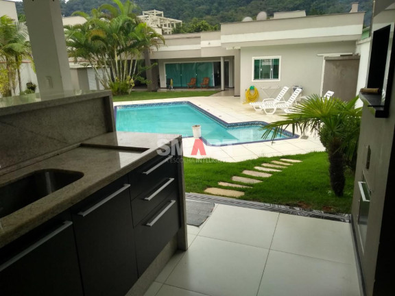 Imagem Casa com 3 Quartos à Venda, 289 m² em Centro - Guaramirim Imagem Casa com 3 Quartos à Venda, 289 m² em Centro - Guaramirim