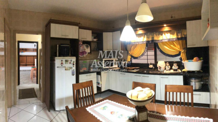 Imagem Casa com 2 Quartos para Alugar, 375 m² em São Jorge - Novo Hamburgo Imagem Casa com 2 Quartos para Alugar, 375 m² em São Jorge - Novo Hamburgo