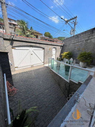 Imagem Casa com 3 Quartos à Venda, 598 m² em Centro - São Gonçalo