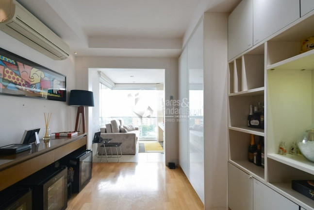 Imagem Imóvel com 2 Quartos à Venda, 133 m² em Pinheiros - São Paulo Imagem Imóvel com 2 Quartos à Venda, 133 m² em Pinheiros - São Paulo