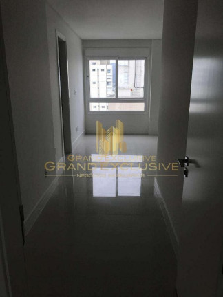 Imagem Apartamento com 3 Quartos à Venda, 151 m² em Centro - Balneário Camboriú Imagem Apartamento com 3 Quartos à Venda, 151 m² em Centro - Balneário Camboriú