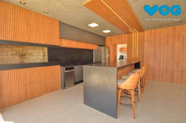 Imagem Casa com 4 Quartos à Venda, 290 m² em Vila Nova - Porto Alegre Imagem Casa com 4 Quartos à Venda, 290 m² em Vila Nova - Porto Alegre