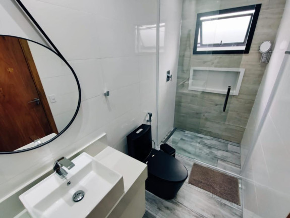 Imagem Imóvel com 3 Quartos à Venda, 187 m² Imagem Imóvel com 3 Quartos à Venda, 187 m²