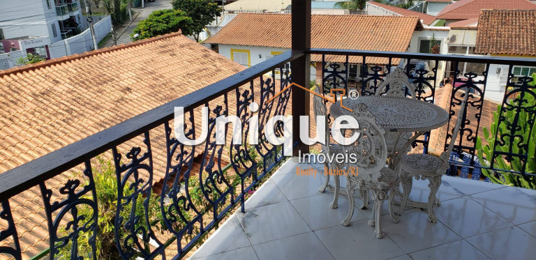 Casa com 5 Quartos à Venda, 300 m² em Palmeiras - Cabo Frio