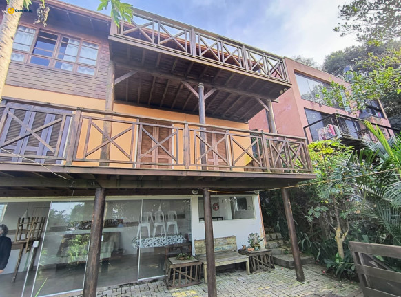 Imagem Casa com 3 Quartos à Venda, 657 m² em Lagoa Da Conceição - Florianópolis Imagem Casa com 3 Quartos à Venda, 657 m² em Lagoa Da Conceição - Florianópolis