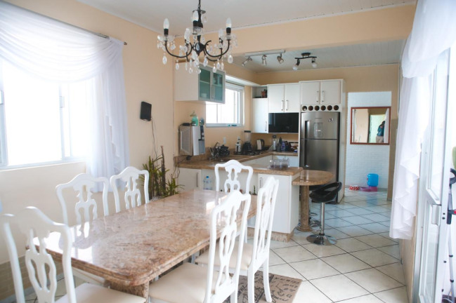 Imagem Casa com 2 Quartos à Venda, 200 m² em Saco Dos Limões - Florianópolis Imagem Casa com 2 Quartos à Venda, 200 m² em Saco Dos Limões - Florianópolis