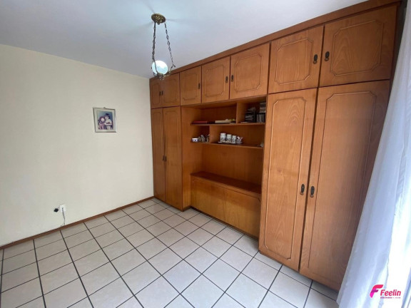 Imagem Apartamento com 4 Quartos à Venda, 122 m² em Centro - Florianópolis Imagem Apartamento com 4 Quartos à Venda, 122 m² em Centro - Florianópolis