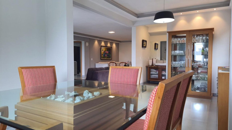 Imagem Casa com 3 Quartos à Venda, 390 m² em Parque Do Ingá - Teresópolis