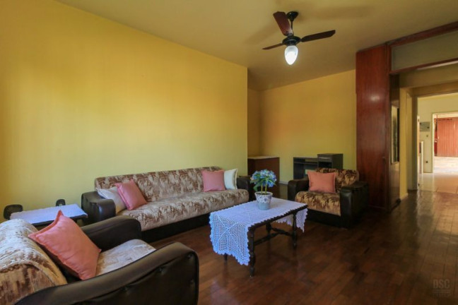 Imagem Casa com 7 Quartos à Venda, 330 m² em Nonoai - Porto Alegre