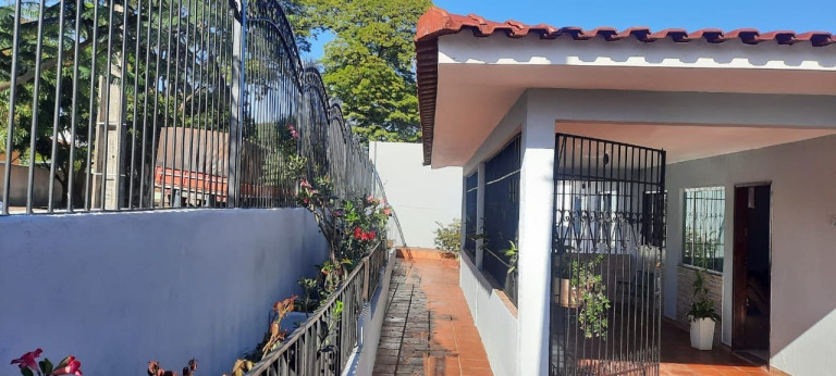Imagem Casa com 2 Quartos à Venda, 170 m² em Conjunto Residencial Branca Vieira - Maringa