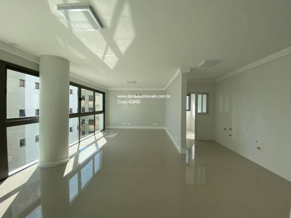 Imagem Apartamento com 3 Quartos à Venda, 136 m² em Centro - Florianópolis Imagem Apartamento com 3 Quartos à Venda, 136 m² em Centro - Florianópolis