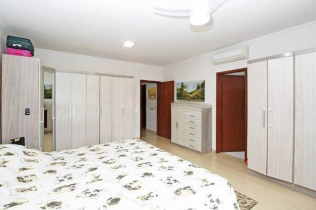Imagem Casa com 3 Quartos à Venda, 192 m² em Passo Das Pedras - Porto Alegre
