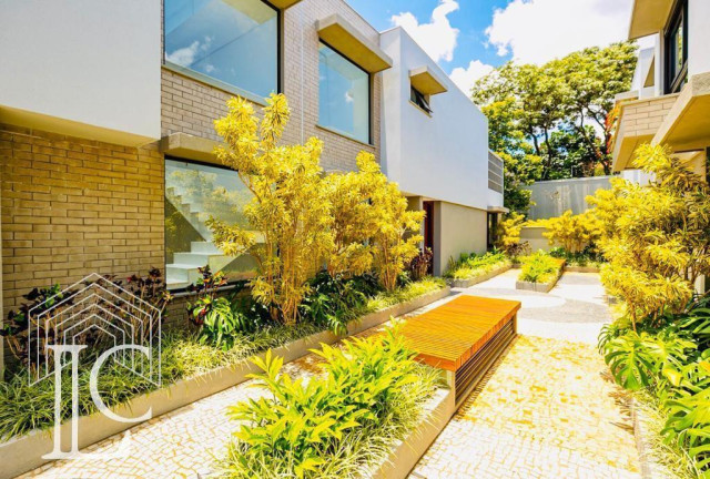 Casa com 3 Quartos à Venda, 455 m² em Moema - São Paulo