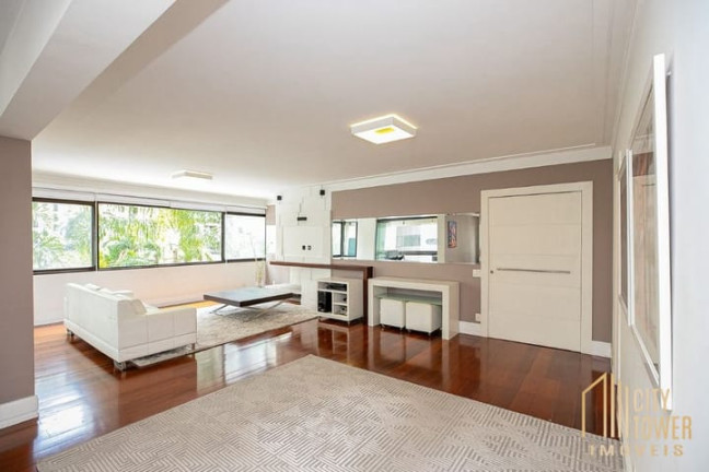 Apartamento com 3 Quartos à Venda, 162 m² em Moema - São Paulo