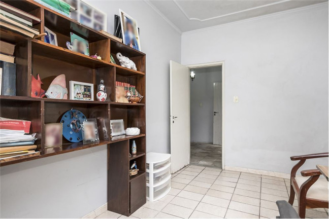 Imagem Casa com 7 Quartos à Venda, em Jardim Itu - Porto Alegre Imagem Casa com 7 Quartos à Venda, em Jardim Itu - Porto Alegre