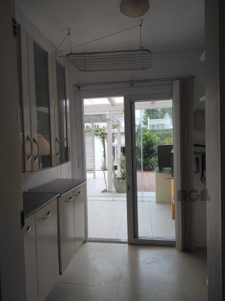 Imagem Sobrado com 3 Quartos à Venda, 230 m² em Lomba Do Pinheiro - Porto Alegre