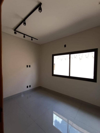 Imagem Casa com 3 Quartos à Venda, 140 m² em Residencial Paris - Anápolis