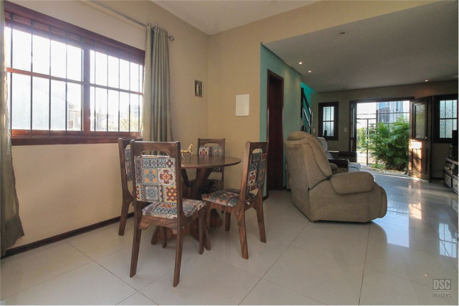 Imagem Casa com 3 Quartos à Venda,  em Hípica - Porto Alegre