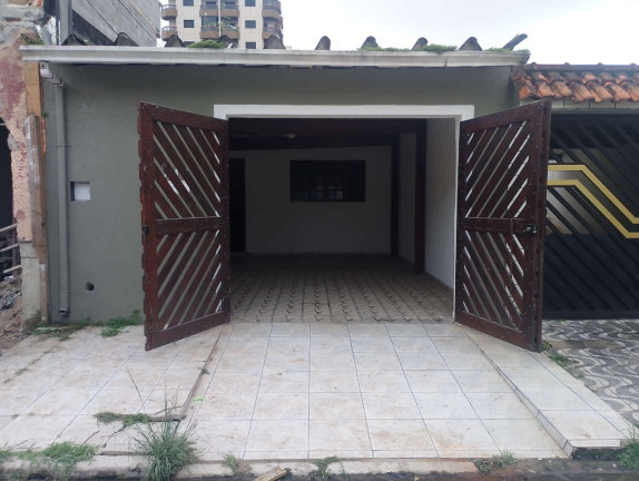 Imagem Casa com 3 Quartos para Alugar,  em Ocian - Praia Grande