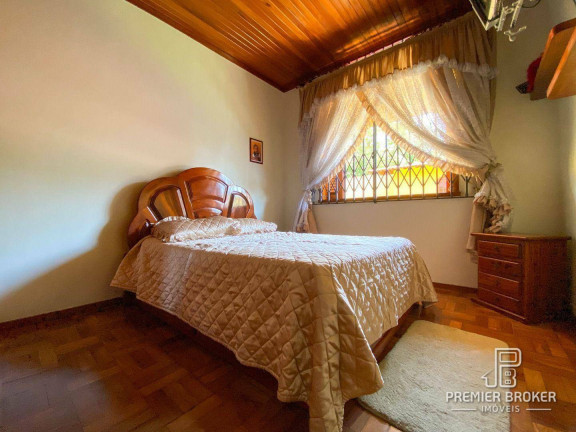 Imagem Casa com 5 Quartos à Venda, 250 m² em Iucas - Teresópolis Imagem Casa com 5 Quartos à Venda, 250 m² em Iucas - Teresópolis