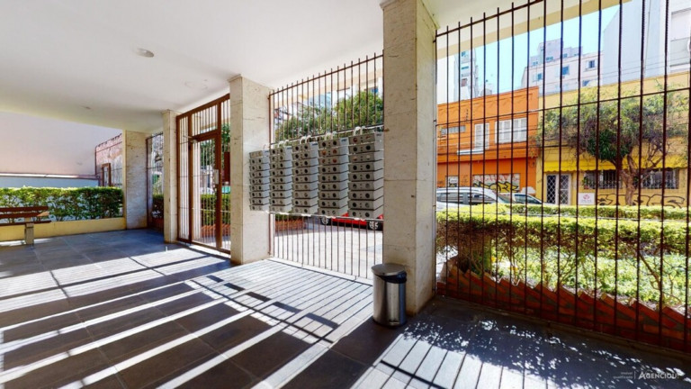 Imagem Imóvel com 1 Quarto à Venda, 37 m² em Centro Histórico - Porto Alegre Imagem Imóvel com 1 Quarto à Venda, 37 m² em Centro Histórico - Porto Alegre