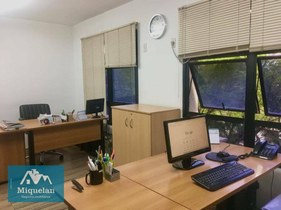 Sala Comercial à Venda, 32 m² em Vila Olímpia - São Paulo