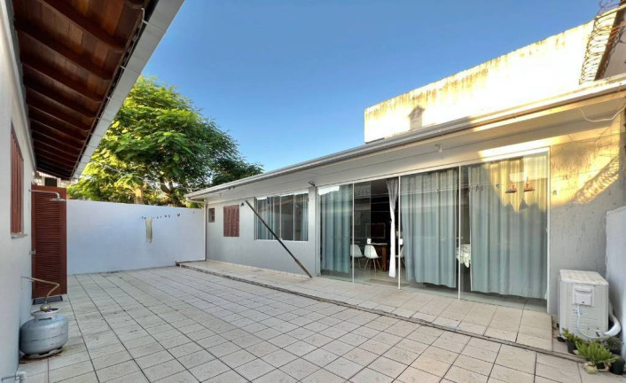 Imagem Casa com 3 Quartos à Venda, 258 m² em Zona Nova - Capão Da Canoa