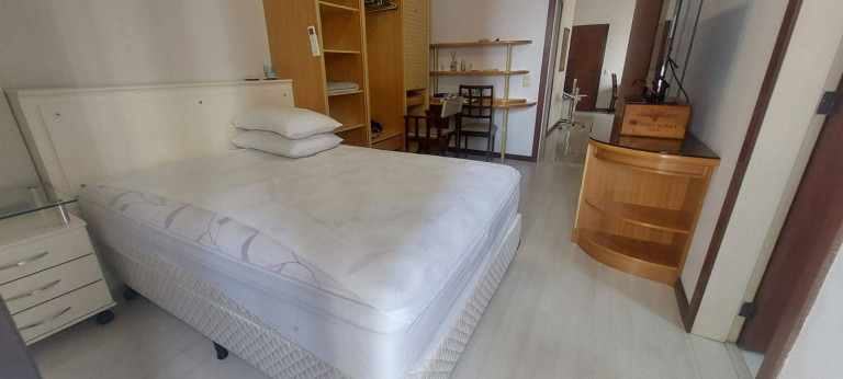 Imagem Apartamento com 2 Quartos à Venda, 77 m² em Centro - Florianópolis