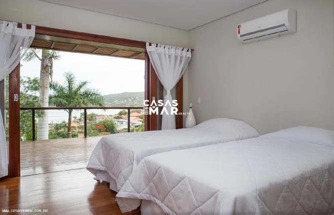 Imagem Casa com 5 Quartos à Venda, 1.500 m² em Ferradura - Armação Dos Búzios Imagem Casa com 5 Quartos à Venda, 1.500 m² em Ferradura - Armação Dos Búzios
