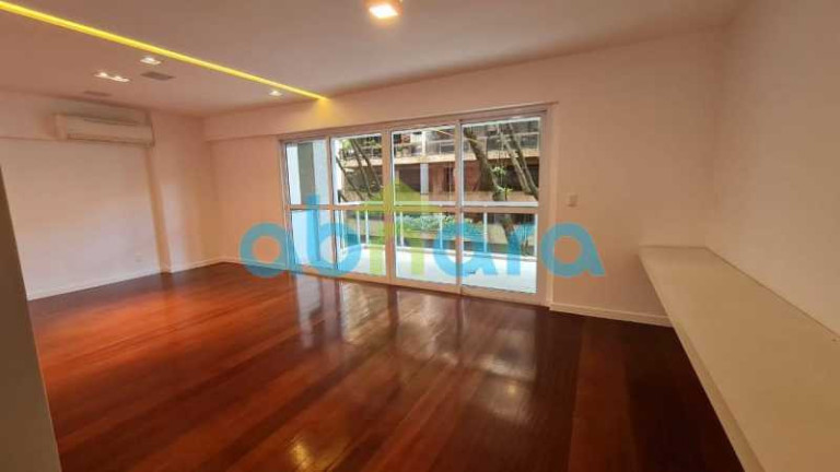 Imagem Apartamento com 3 Quartos à Venda, 205 m² em Leblon - Rio De Janeiro Imagem Apartamento com 3 Quartos à Venda, 205 m² em Leblon - Rio De Janeiro