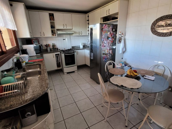 Imagem Casa com 3 Quartos à Venda, 287 m² em Tristeza - Porto Alegre Imagem Casa com 3 Quartos à Venda, 287 m² em Tristeza - Porto Alegre