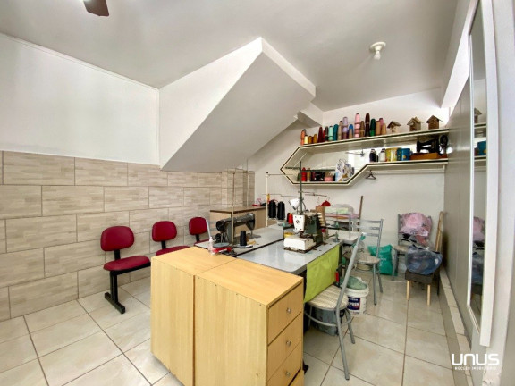Imagem Casa com 3 Quartos à Venda, em Estreito - Florianópolis Imagem Casa com 3 Quartos à Venda, em Estreito - Florianópolis