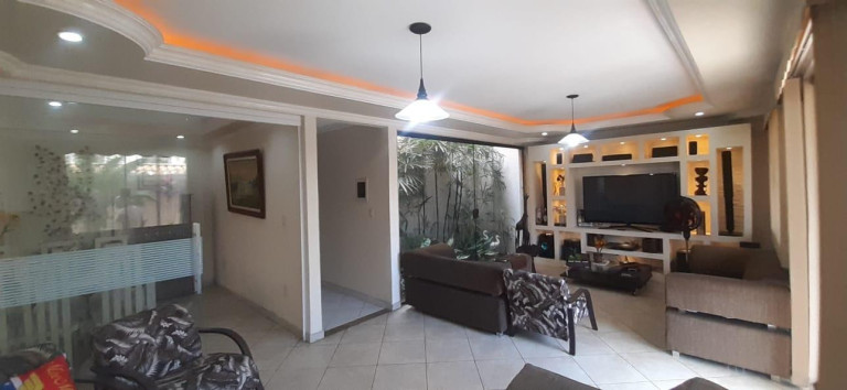 Imagem Casa com 3 Quartos à Venda, 195 m² em Campo Grande - Rio De Janeiro Imagem Casa com 3 Quartos à Venda, 195 m² em Campo Grande - Rio De Janeiro