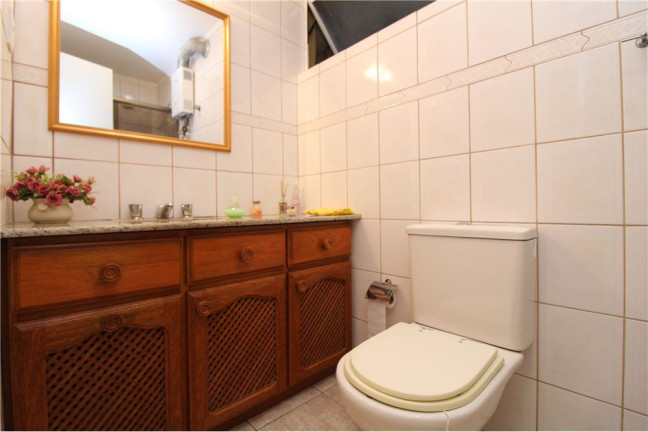 Imagem Imóvel com 3 Quartos à Venda, em Rio Branco - Porto Alegre Imagem Imóvel com 3 Quartos à Venda, em Rio Branco - Porto Alegre