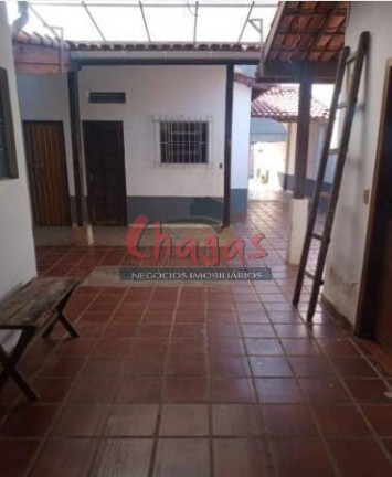 Imagem Casa com 8 Quartos à Venda, 131 m² em Centro - Caraguatatuba Imagem Casa com 8 Quartos à Venda, 131 m² em Centro - Caraguatatuba