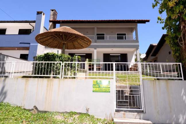 Imagem Casa com 5 Quartos para Alugar ou Temporada, 250 m² em Centro - Porto Belo Imagem Casa com 5 Quartos para Alugar ou Temporada, 250 m² em Centro - Porto Belo