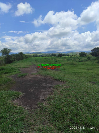 Chácara à Venda, 12 m² em Chácara Marambaia - Caçapava