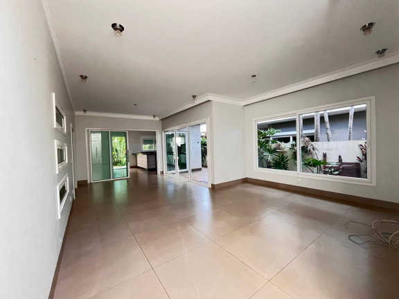 Imagem Casa com 3 Quartos à Venda, 222 m² em Cascavel