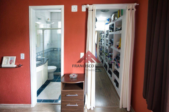 Imagem Casa com 8 Quartos à Venda, 400 m² em Maria Paula - Niterói Imagem Casa com 8 Quartos à Venda, 400 m² em Maria Paula - Niterói