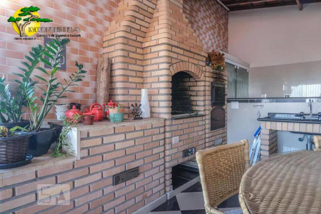 Imagem Sobrado com 4 Quartos à Venda, 225 m² em Vila Roque - São Paulo