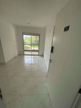Imagem Apartamento com 2 Quartos à Venda, 60 m² em Jardim Tupanci - Barueri