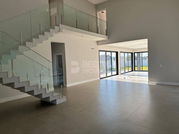 Imagem Casa com 4 Quartos à Venda, 380 m² em Santa Regina - Camboriú Imagem Casa com 4 Quartos à Venda, 380 m² em Santa Regina - Camboriú