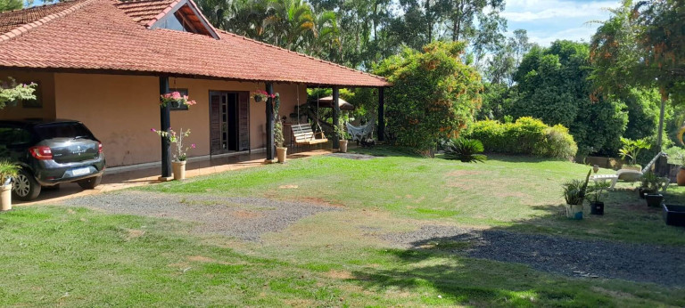 Imagem Chácara com 4 Quartos à Venda, 3.600 m² em Residencial Tozzi - Arapongas Imagem Chácara com 4 Quartos à Venda, 3.600 m² em Residencial Tozzi - Arapongas
