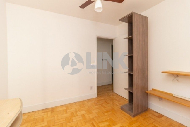 Imagem Apartamento com 3 Quartos à Venda, 80 m² em Menino Deus - Porto Alegre Imagem Apartamento com 3 Quartos à Venda, 80 m² em Menino Deus - Porto Alegre