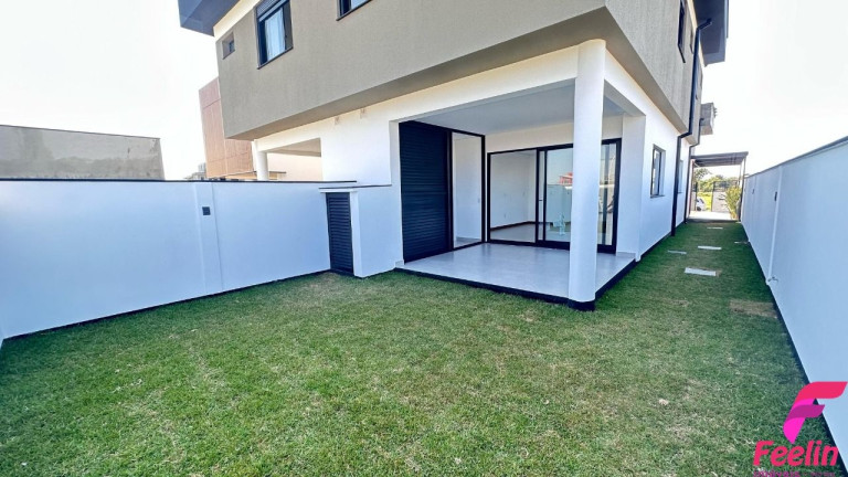 Imagem Casa com 3 Quartos à Venda, 163 m² em Campeche - Florianópolis