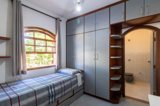 Imagem Casa com 3 Quartos à Venda, 331 m² em Vila Galvão - Guarulhos Imagem Casa com 3 Quartos à Venda, 331 m² em Vila Galvão - Guarulhos