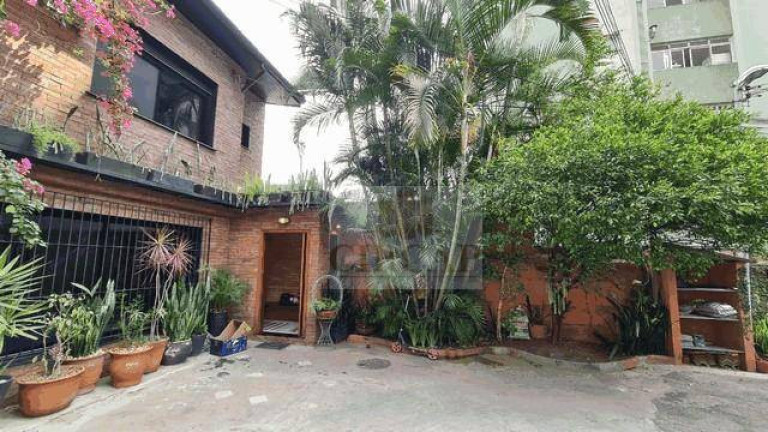Casa com 2 Quartos à Venda ou Locação, 200 m² em Vila Olímpia - São Paulo