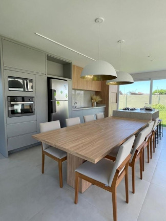 Imagem Casa de Condomínio com 4 Quartos à Venda, 341 m² em Centro - Xangri-lá