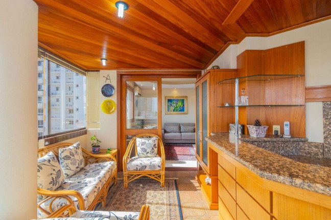 Imagem Imóvel com 3 Quartos à Venda, 157 m² em Menino Deus - Porto Alegre Imagem Imóvel com 3 Quartos à Venda, 157 m² em Menino Deus - Porto Alegre